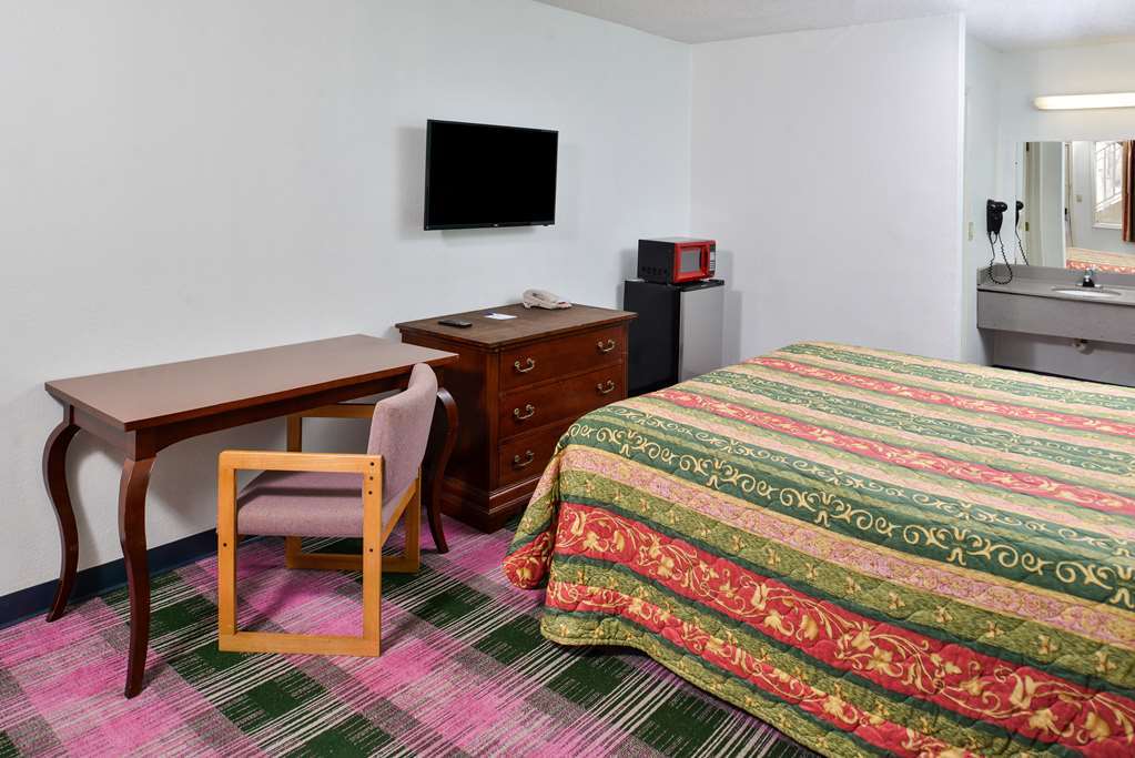 Indy Southwestern Inn-South Indianapolis Room photo