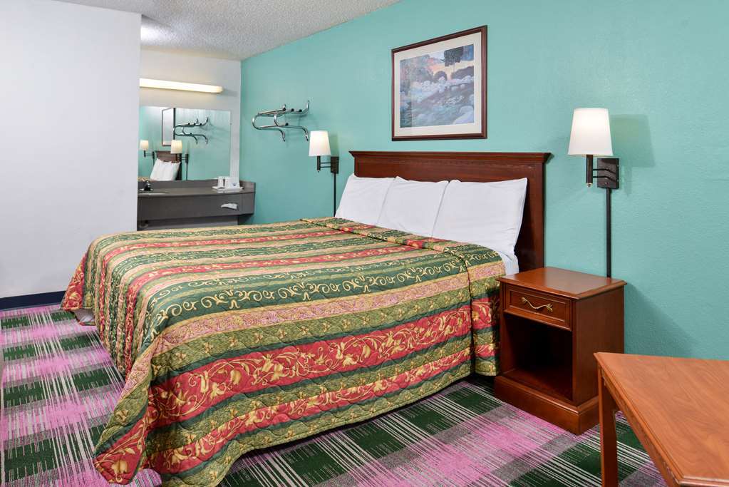 Indy Southwestern Inn-South Indianapolis Room photo